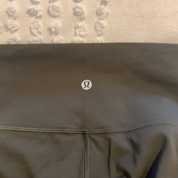 Dark olive wunder under - Picture 2 of 4